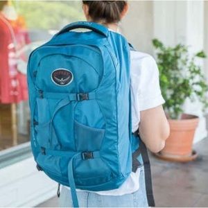 Osprey Farpoint (40L) Blue Backpack